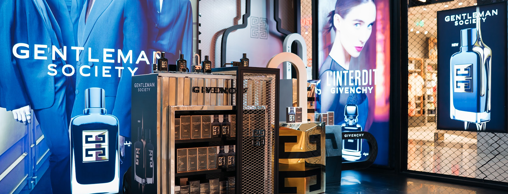 Givenchy l'interdit — Production and execution
