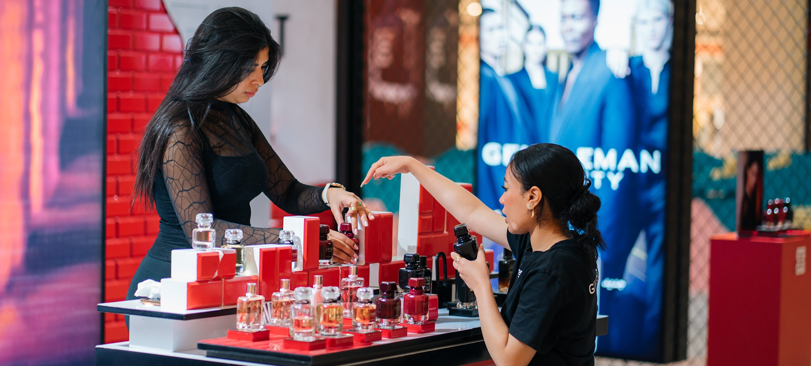 Givenchy l'interdit — Production and execution